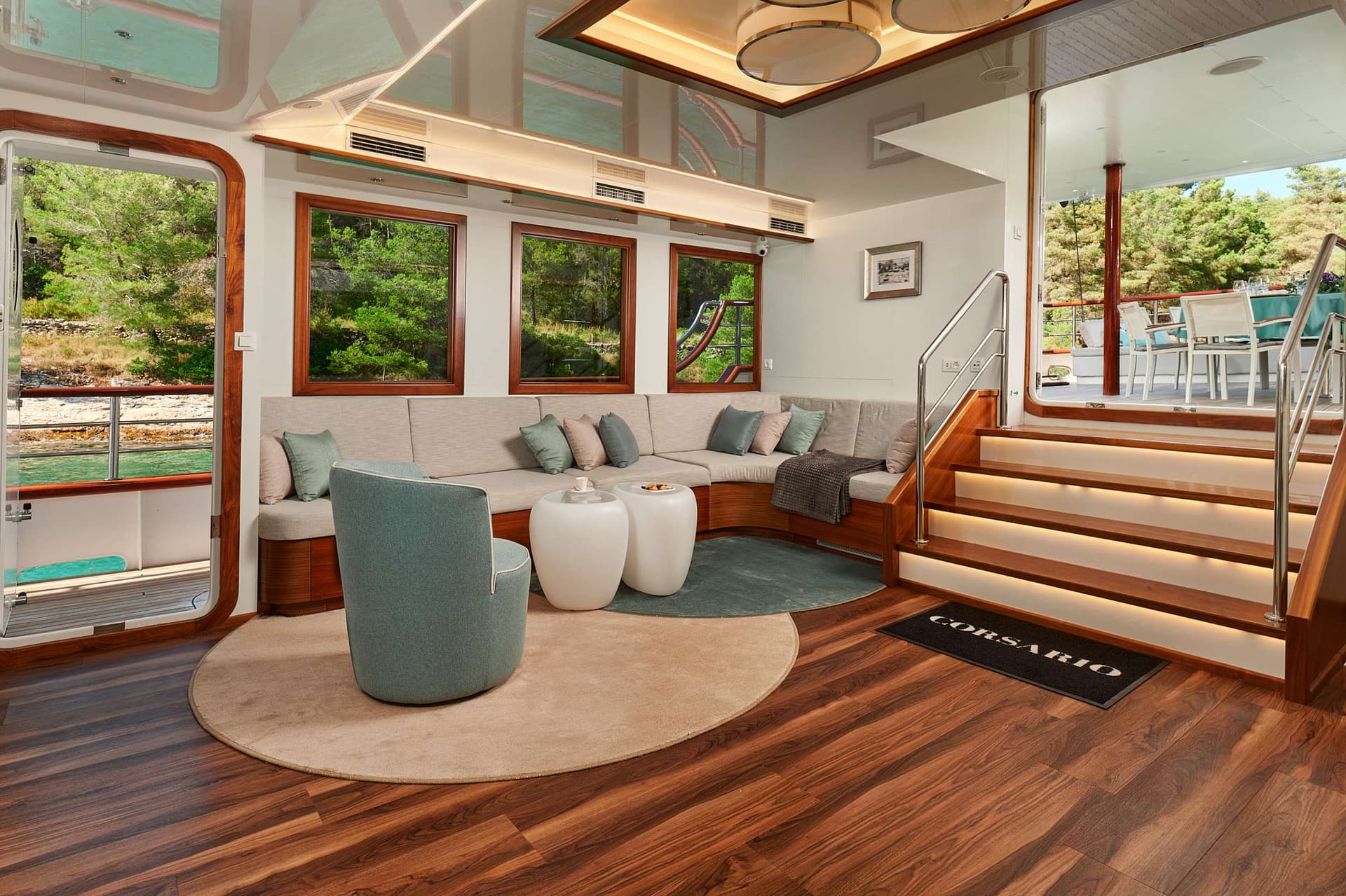 Additional lounge area