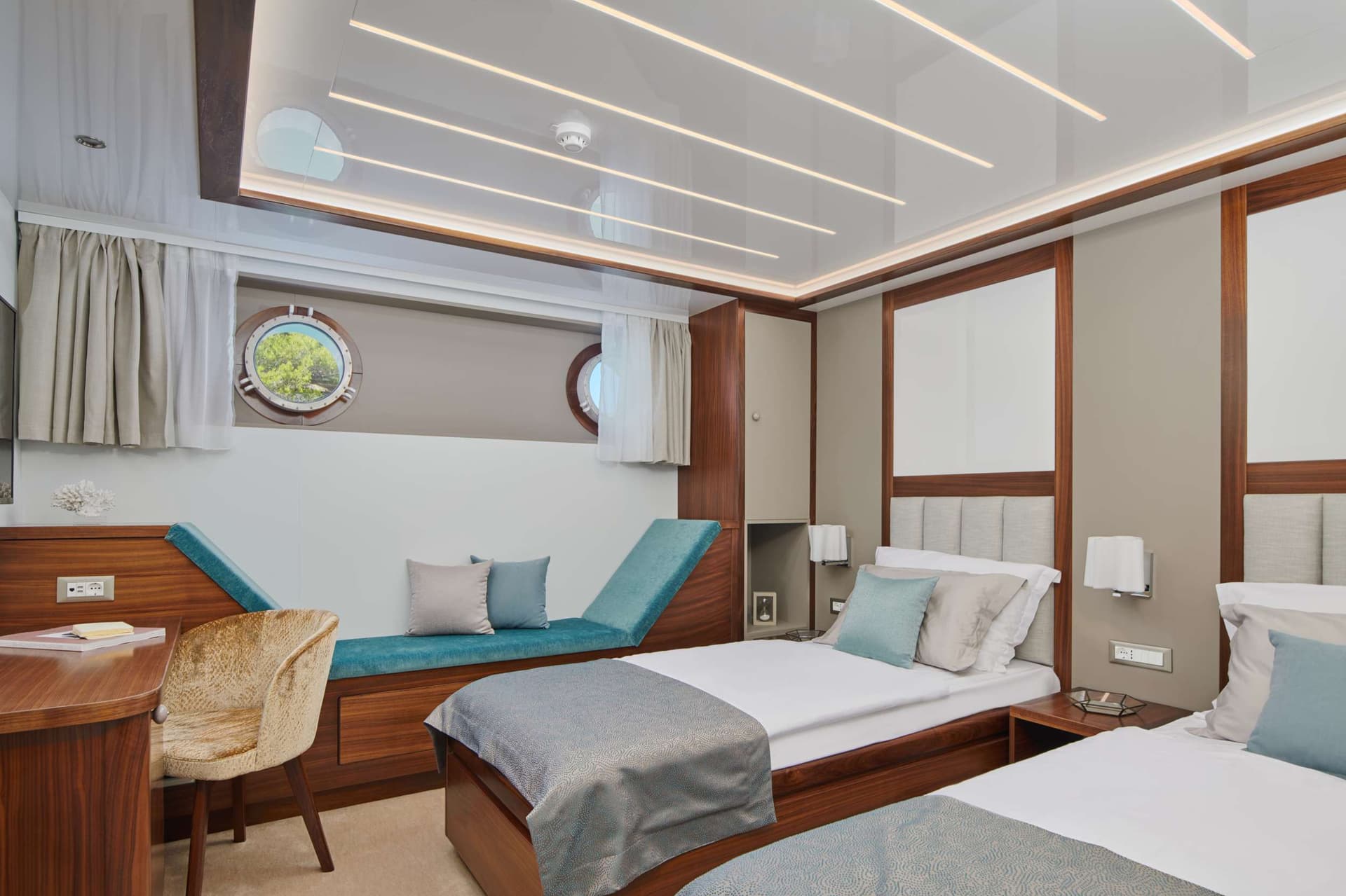 Twin cabin