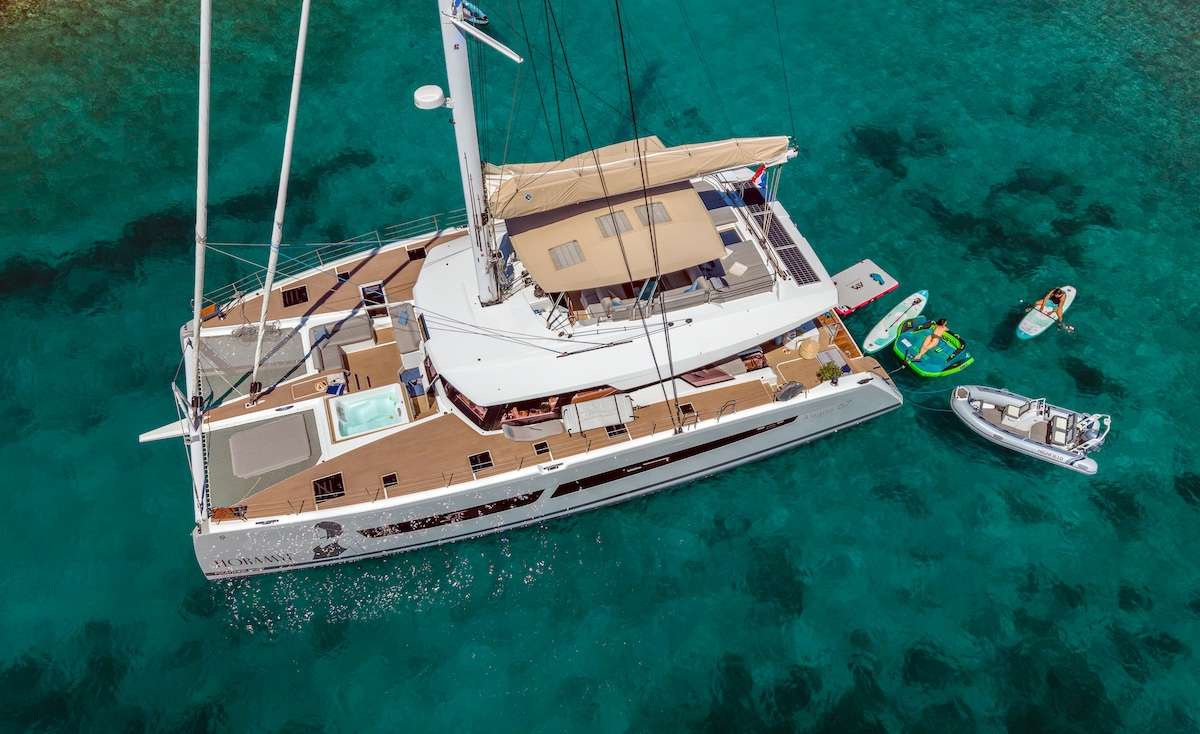 Floramye – Fountaine Pajot