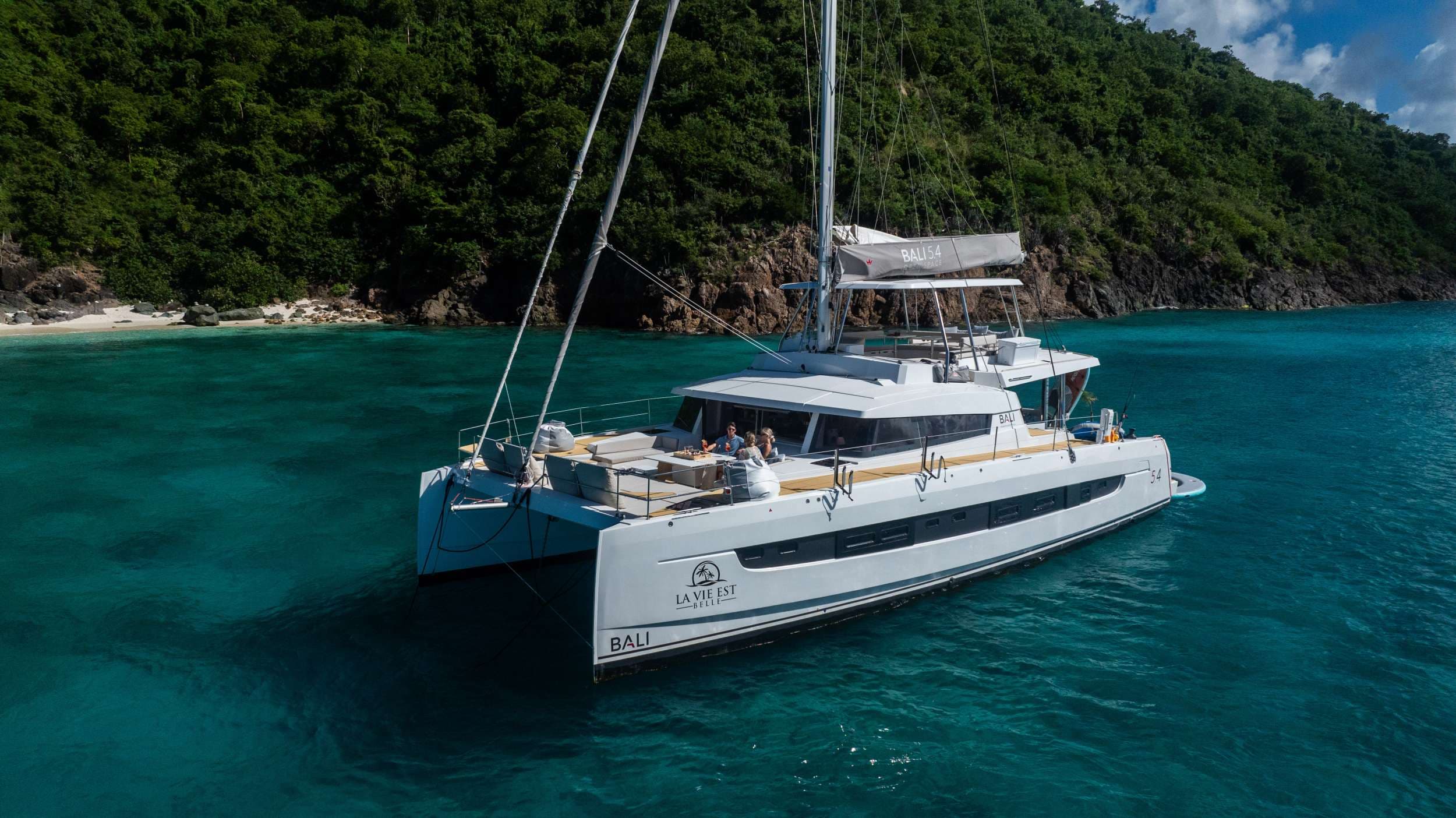 LA VIE EST BELLE – Bali Catamarans