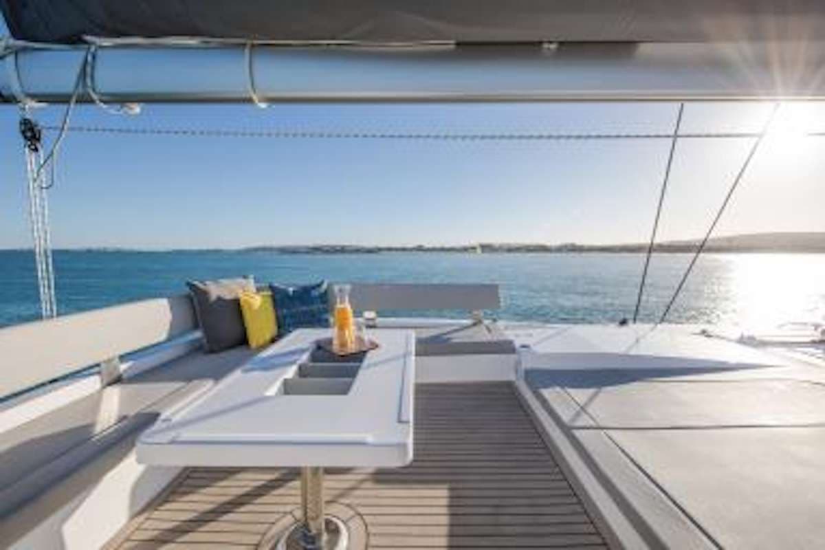 Flybridge Loungers
