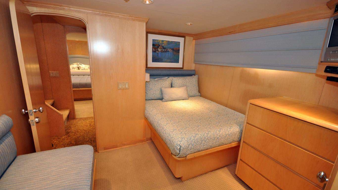 Twin guest stateroom