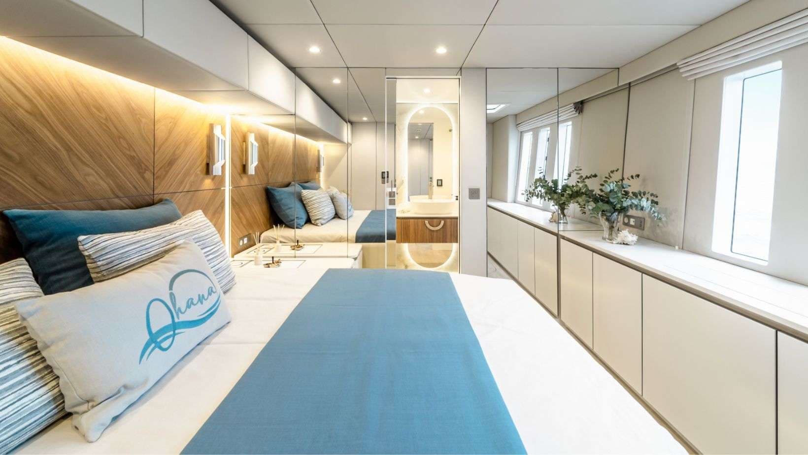 Primary Cabin | King-Size Ensuite, Smart TV, Temp Control, Walk-In Closet