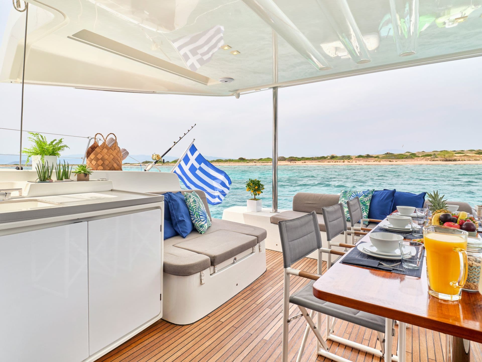 Aft deck seating