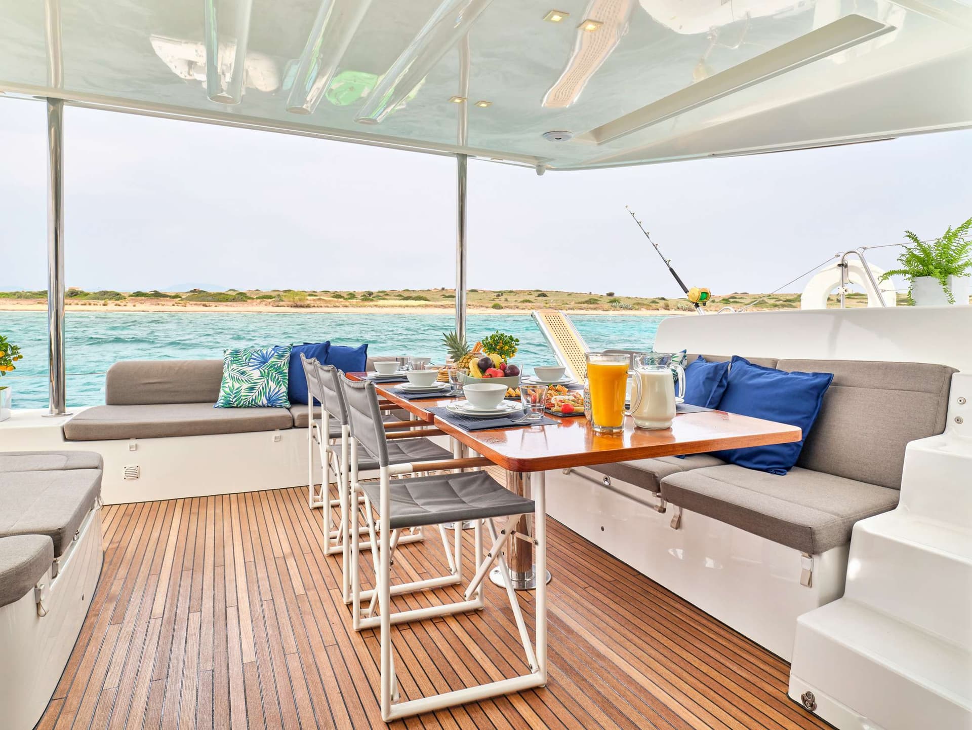 Aft deck dining table