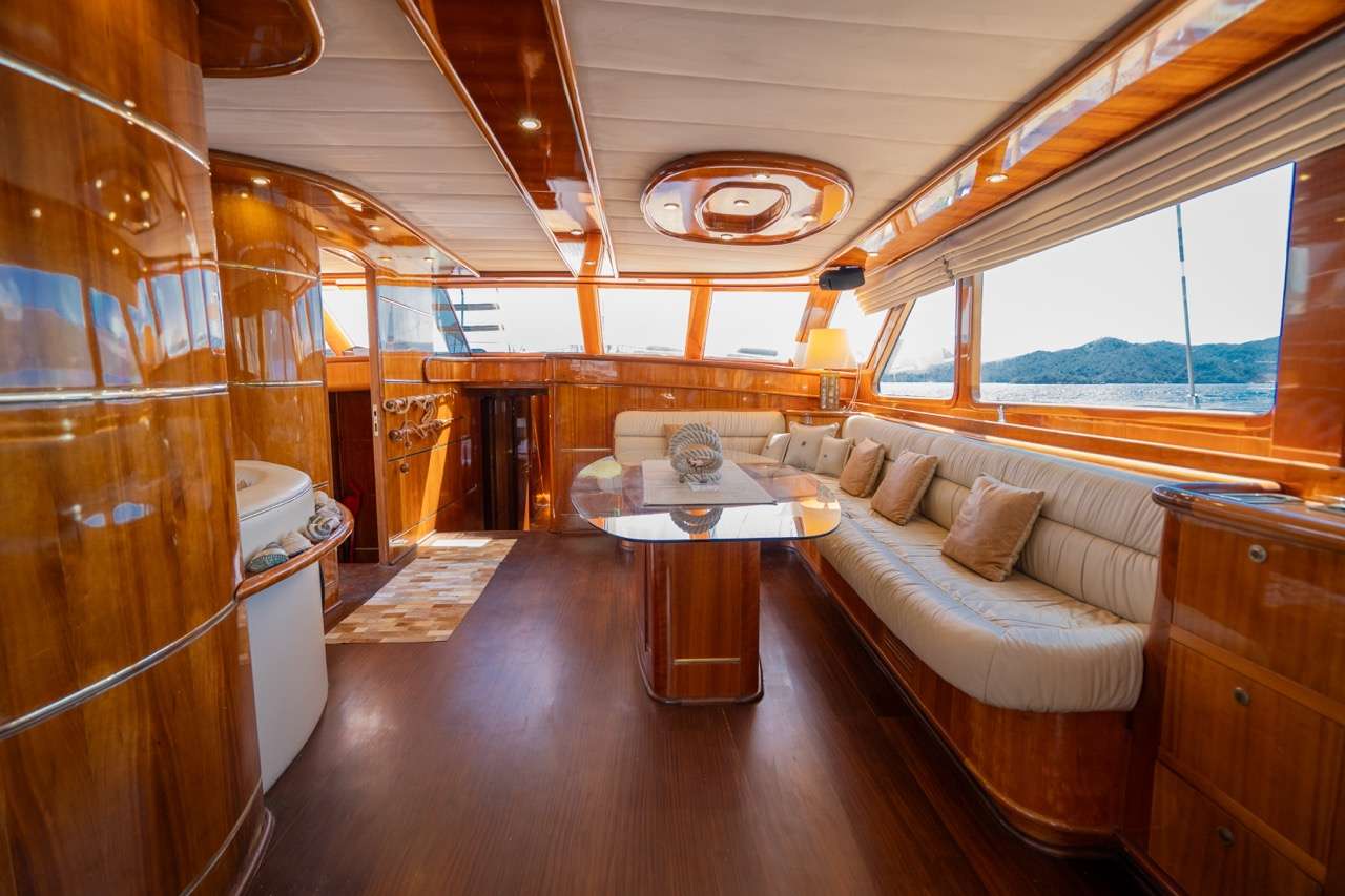 Saloon - View from the front