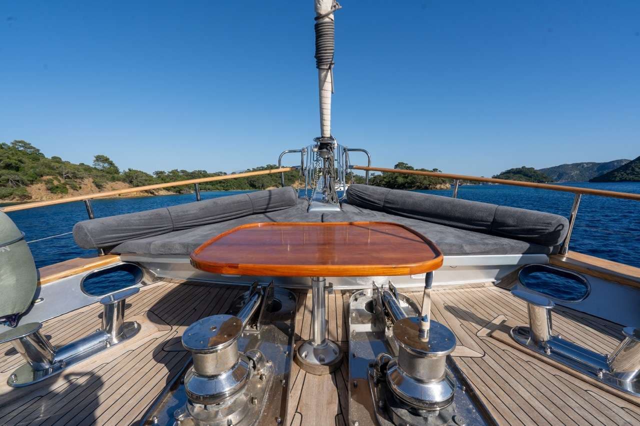 AFT Deck - Dining Area