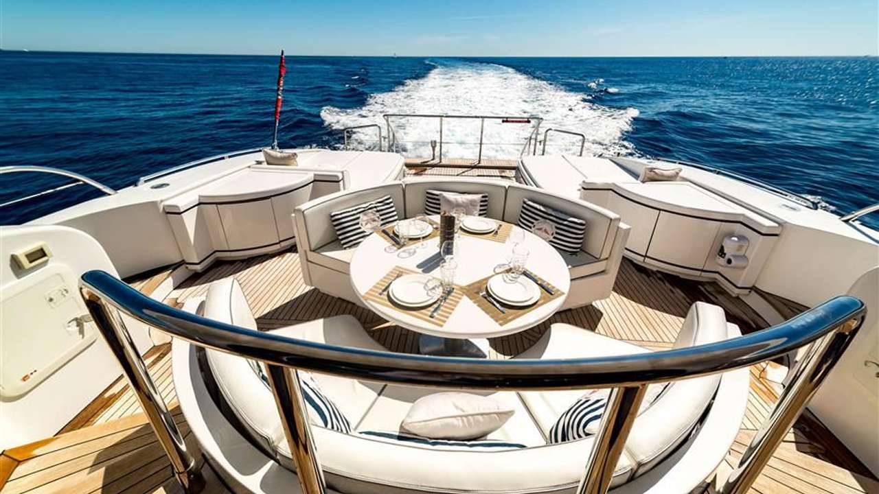Mangusta 105'
