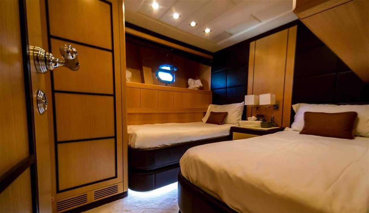 Mangusta 105'