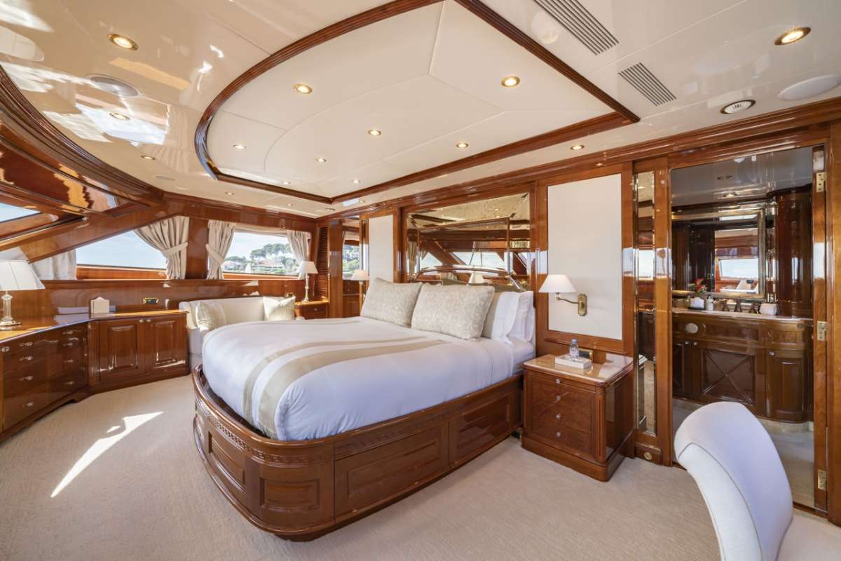 Aura - Master Cabin