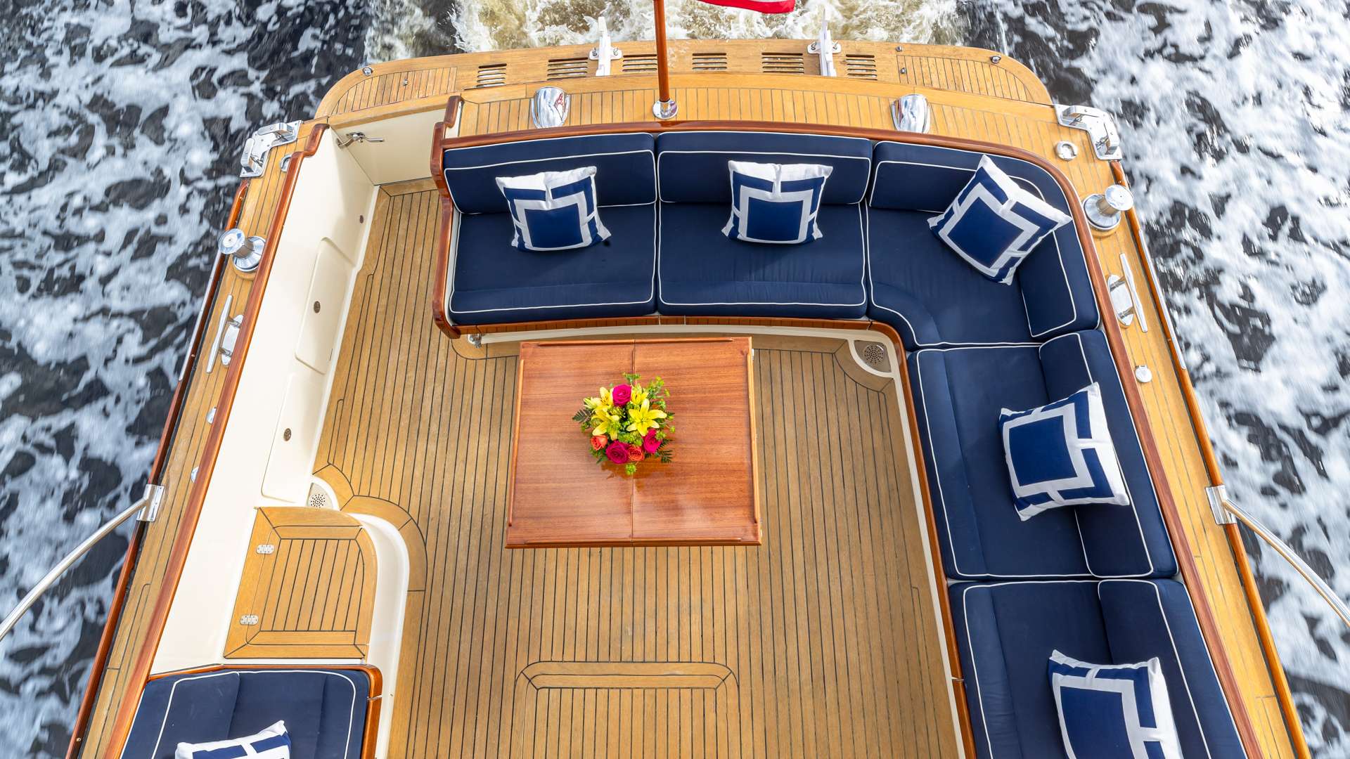 Flybridge / Grille Area