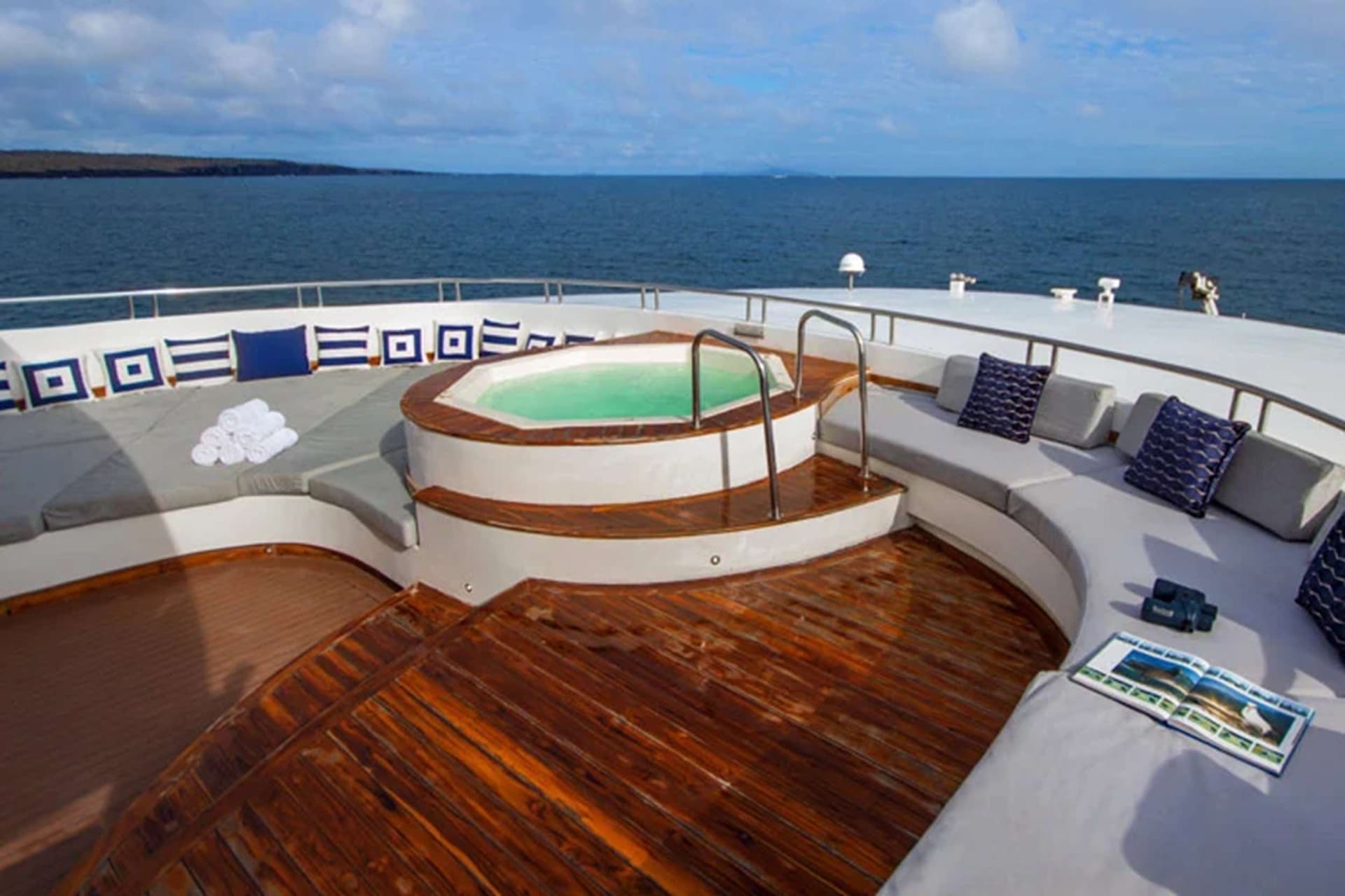 JACUZZI