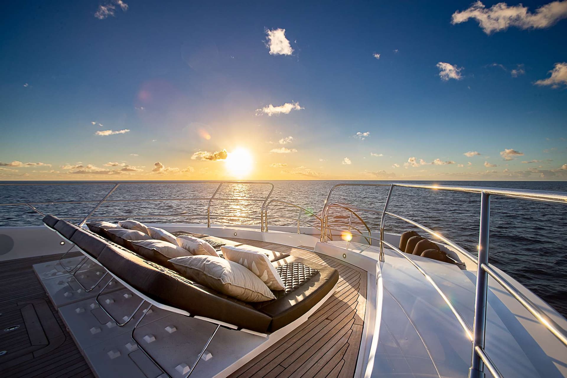 Bow seating