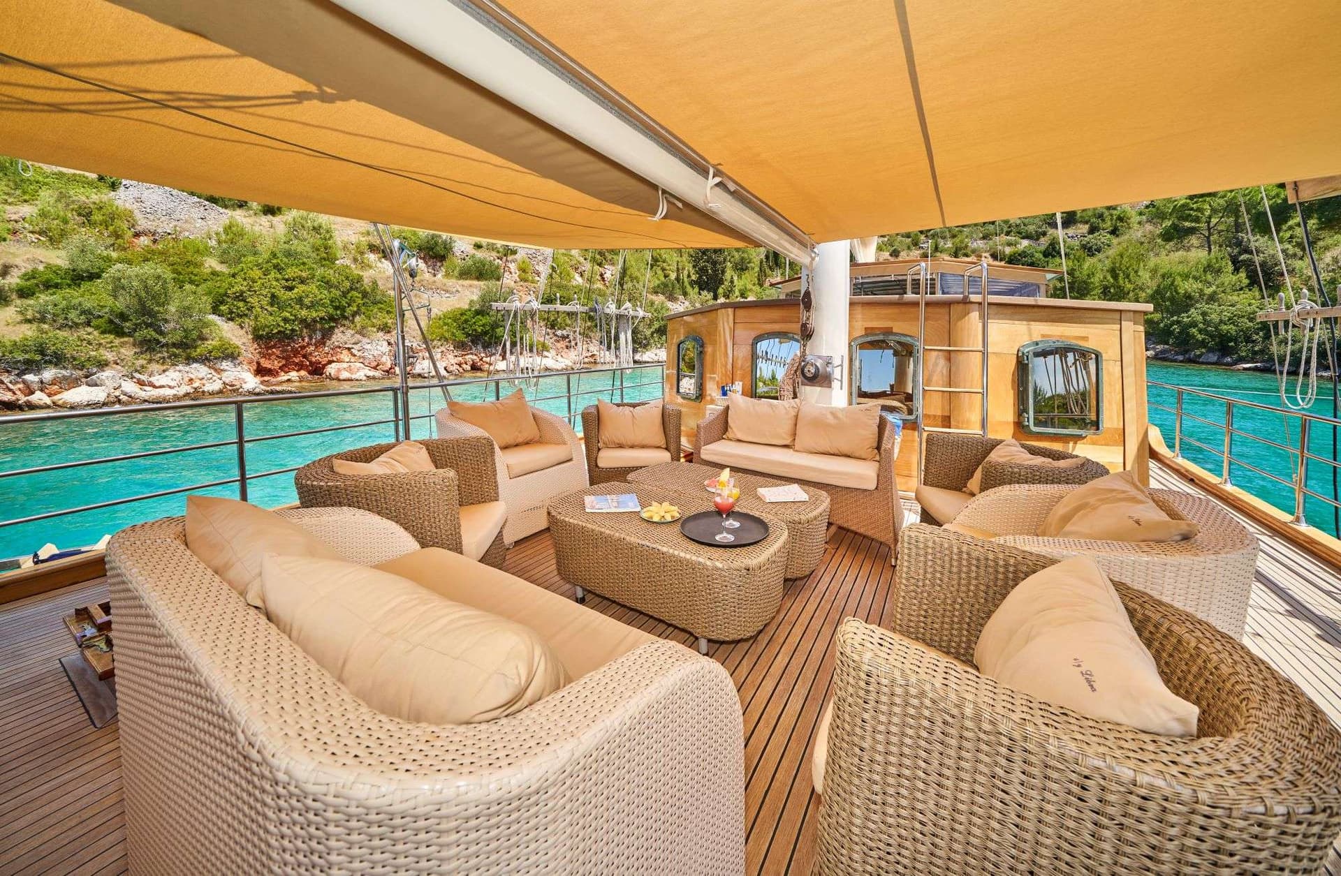 Mid ship lounge area