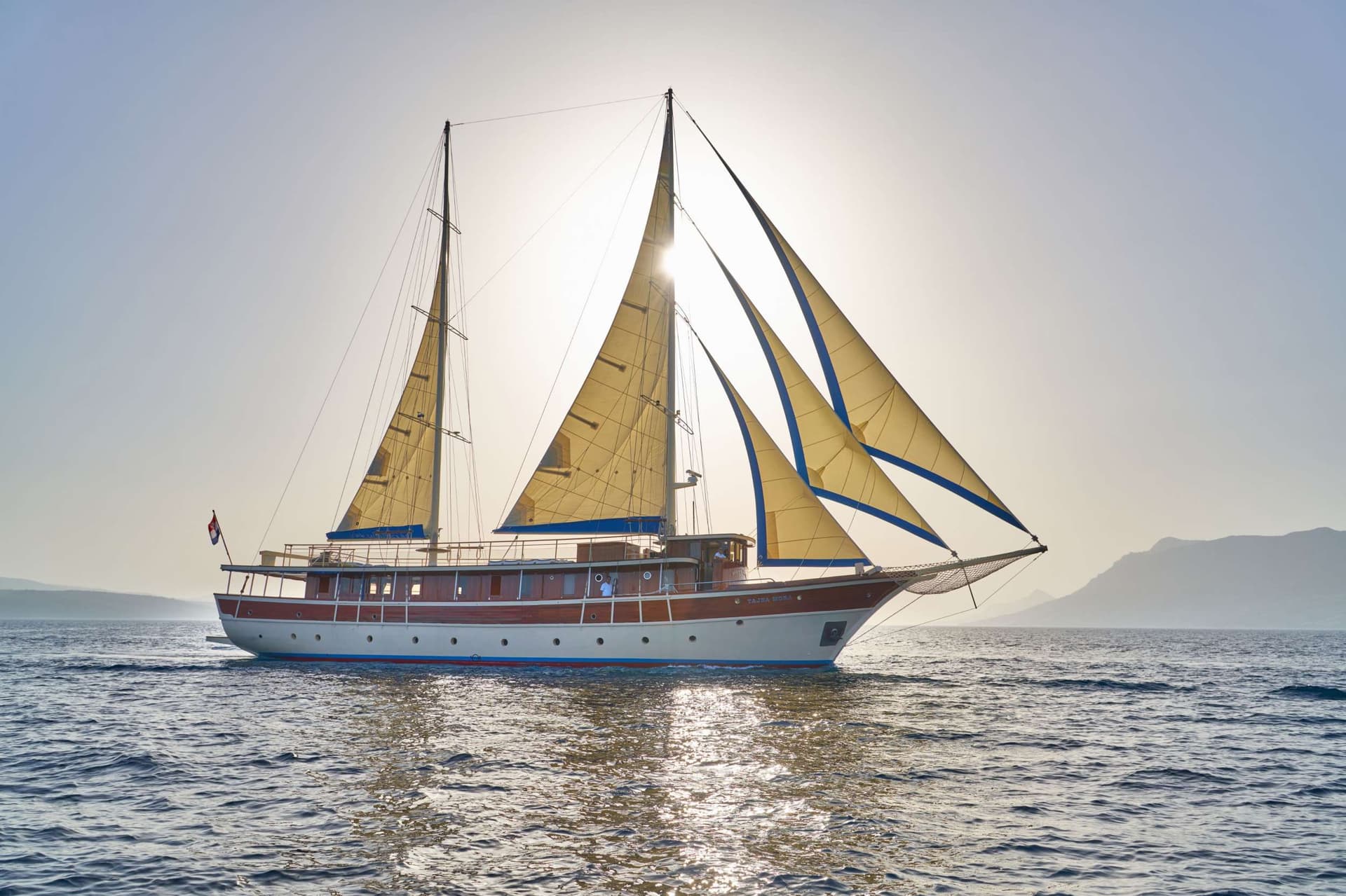 TAJNA MORA – Custom
