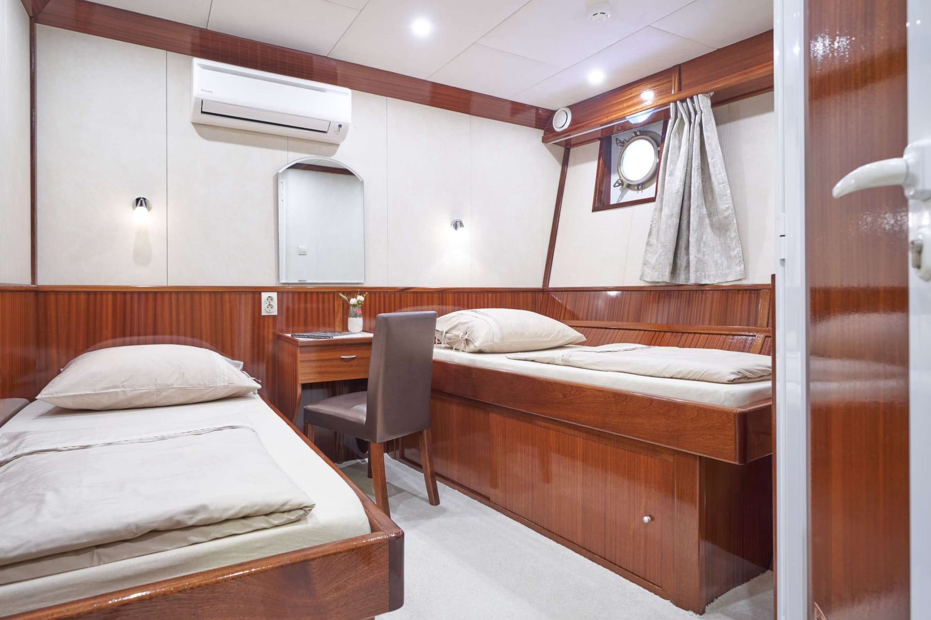 Twin cabin