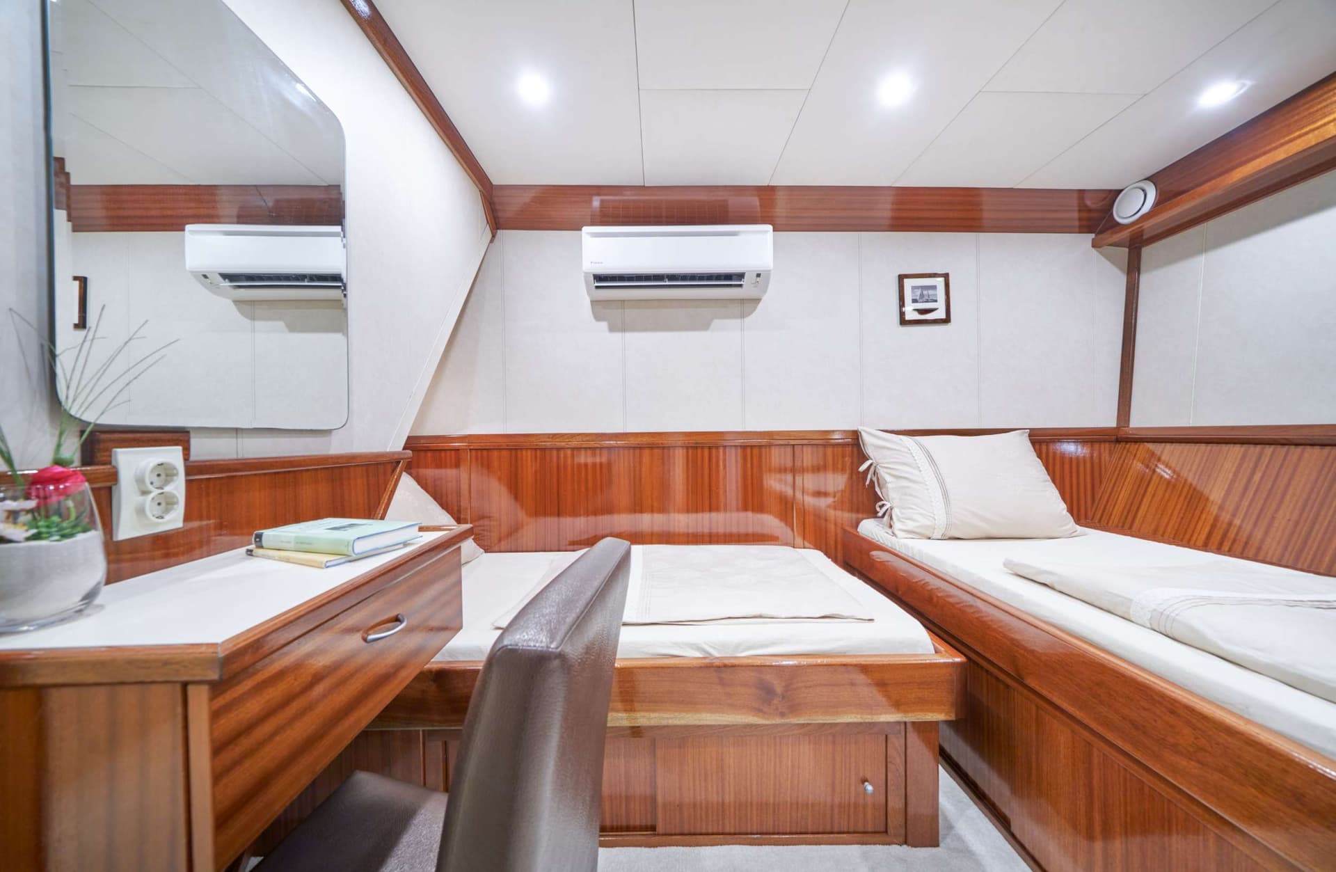 Twin cabin