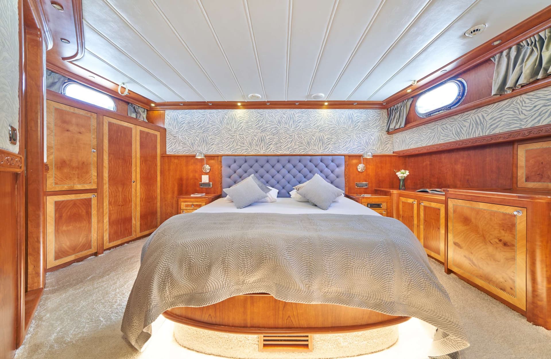 VIP Cabin
