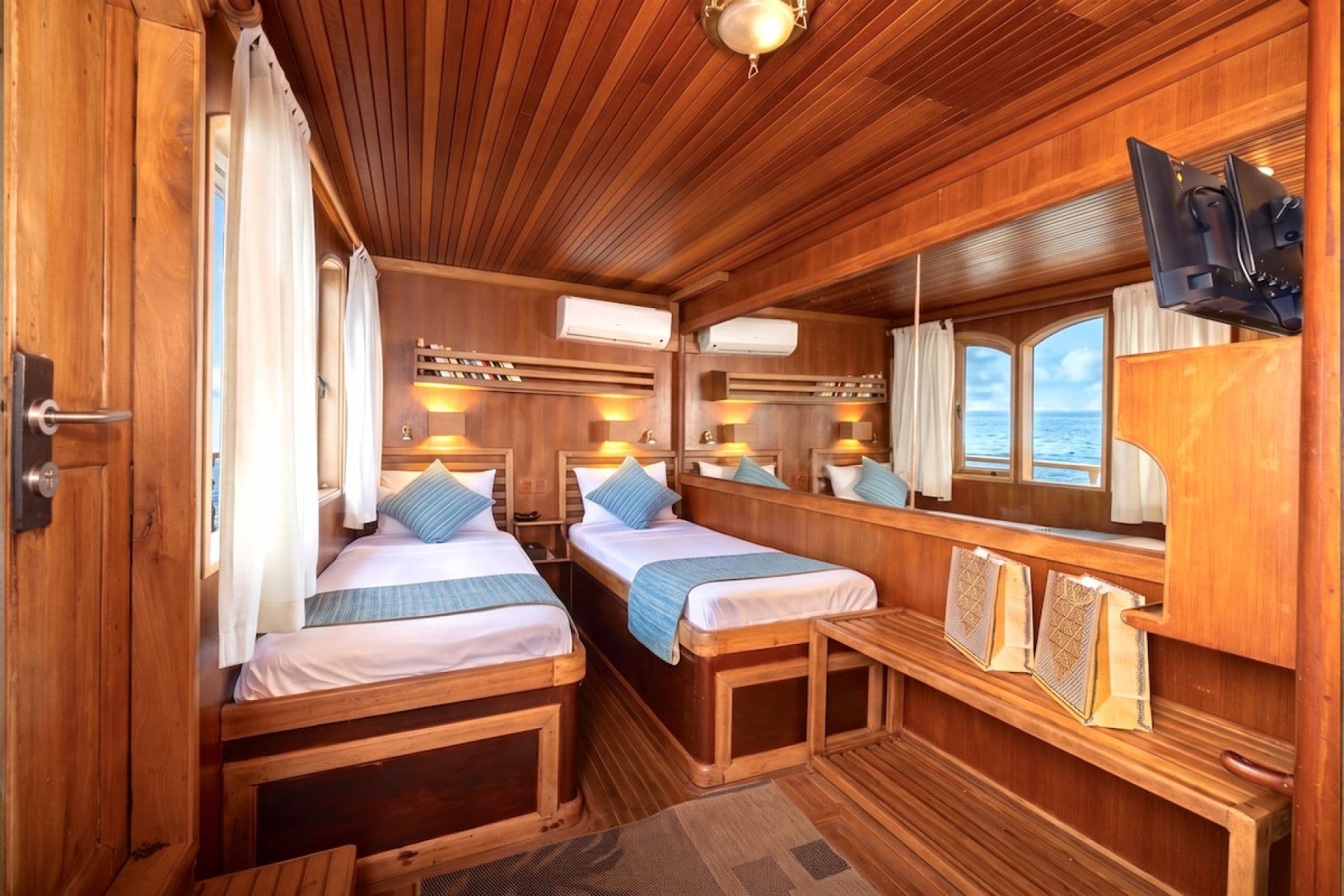 Twin Cabin