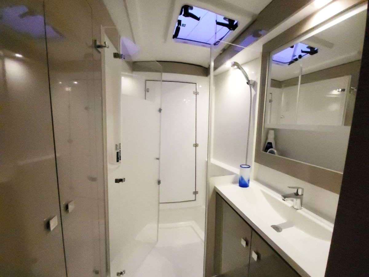 Spacious Bathroom
