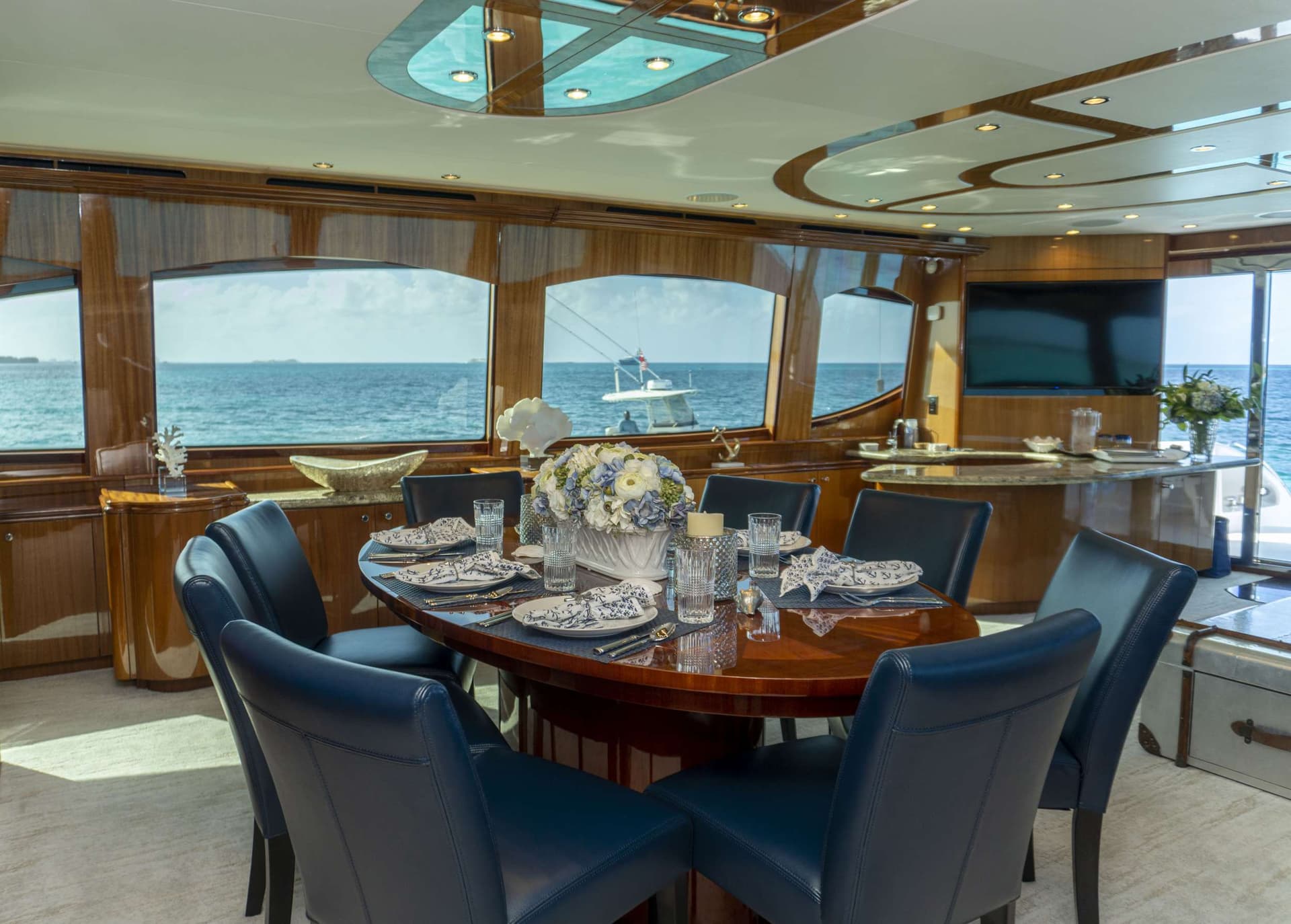 Formal Dining (Seats 8 Guests)