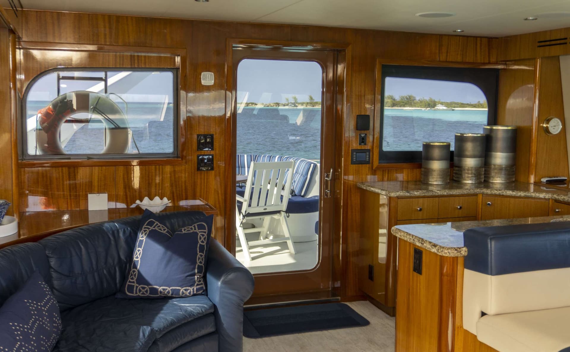 Pilot House Seating area looking aft
