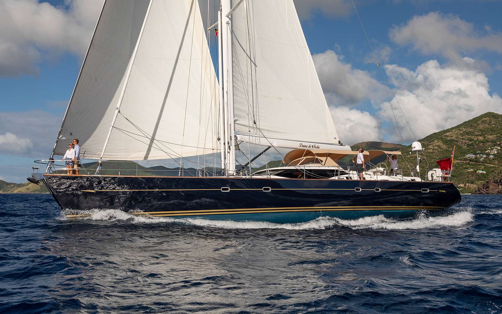 DAMA DE NOCHE – Oyster Marine