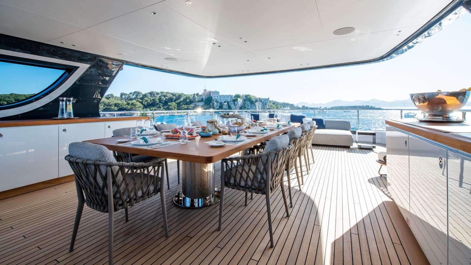 Alfresco Dining on the Sun Deck