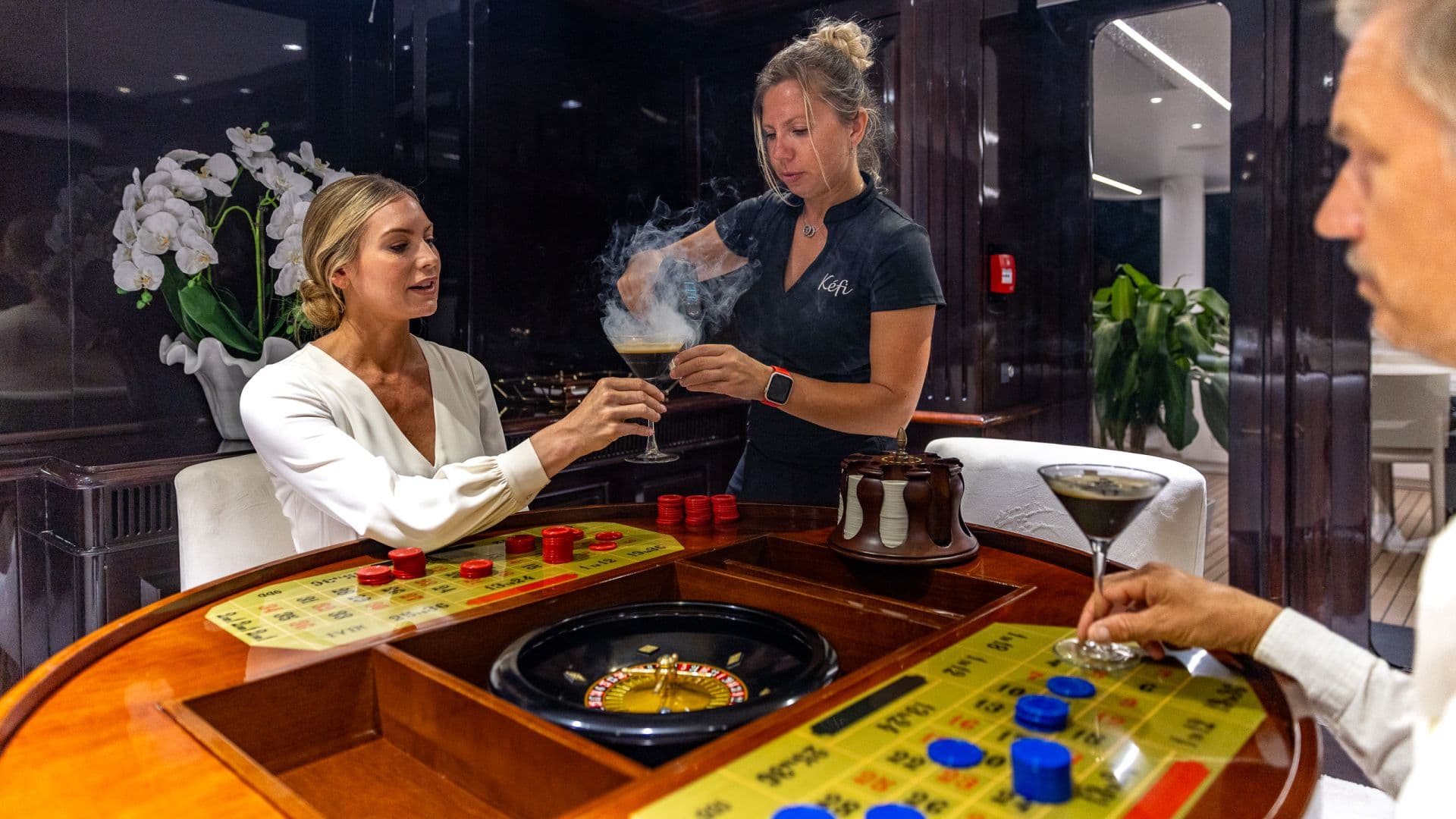 Poker & roulette gaming table