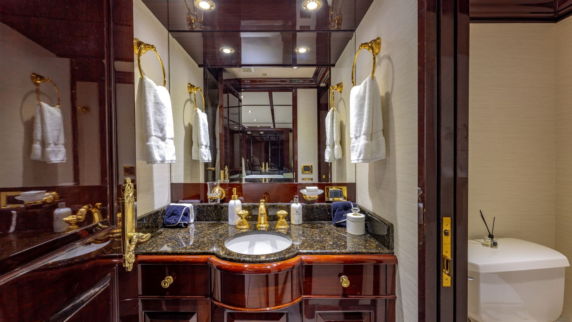 Queen Ensuite #1
