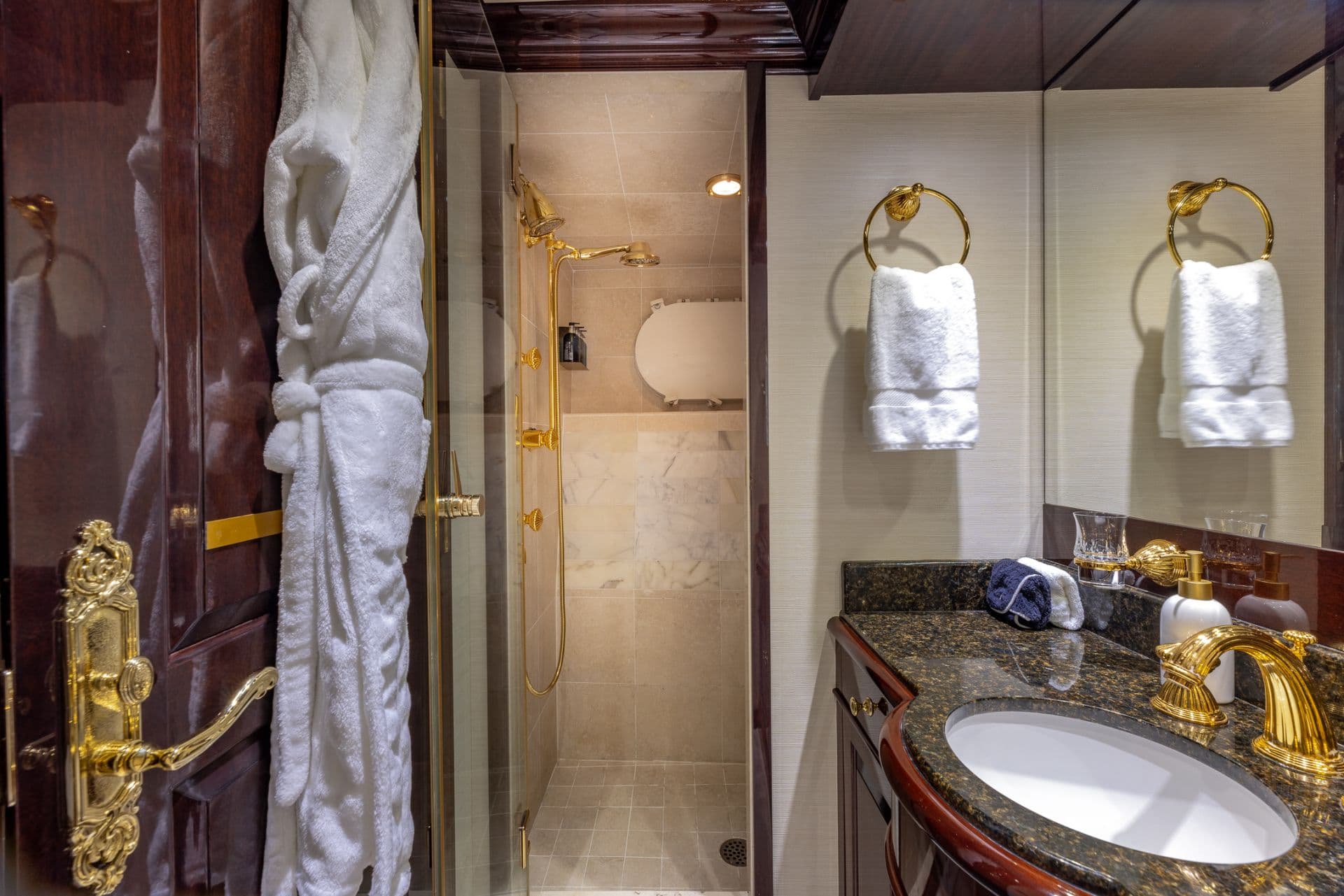 Queen Ensuite #1