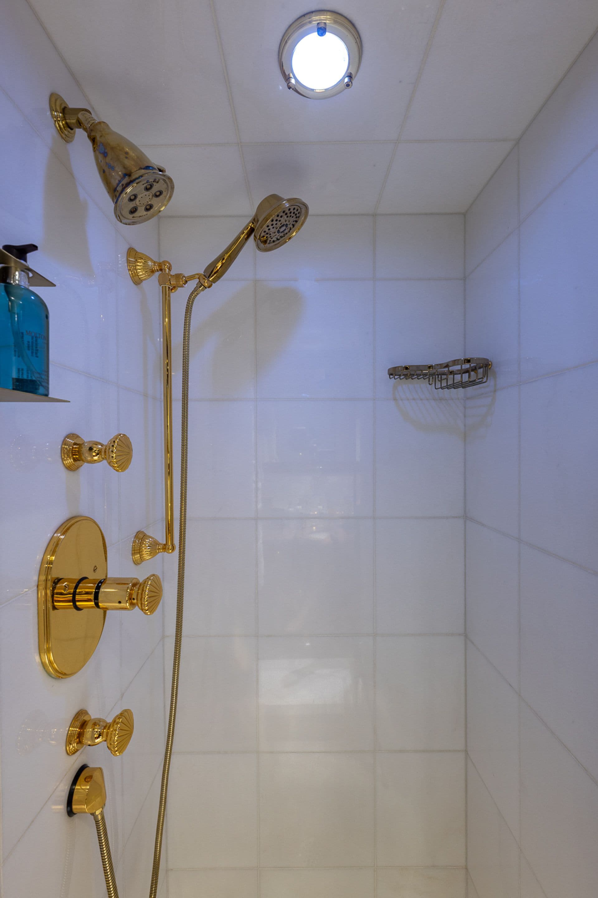 Queen Ensuite #2