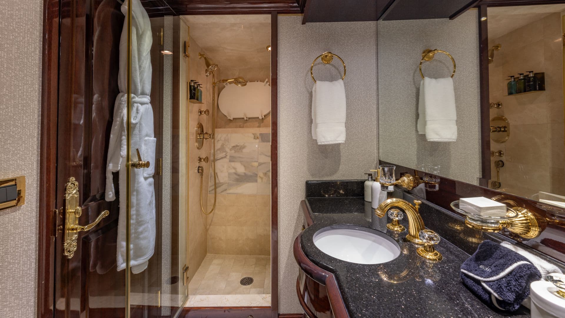 Queen Ensuite #3