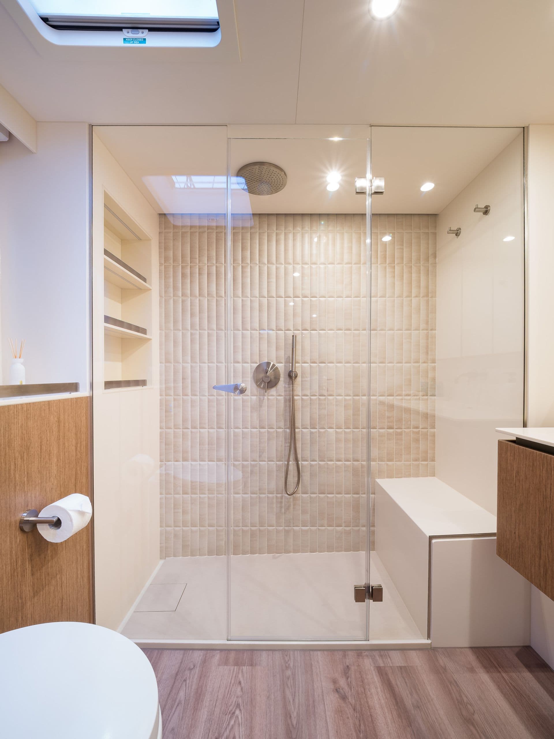 Guest toilet/shower