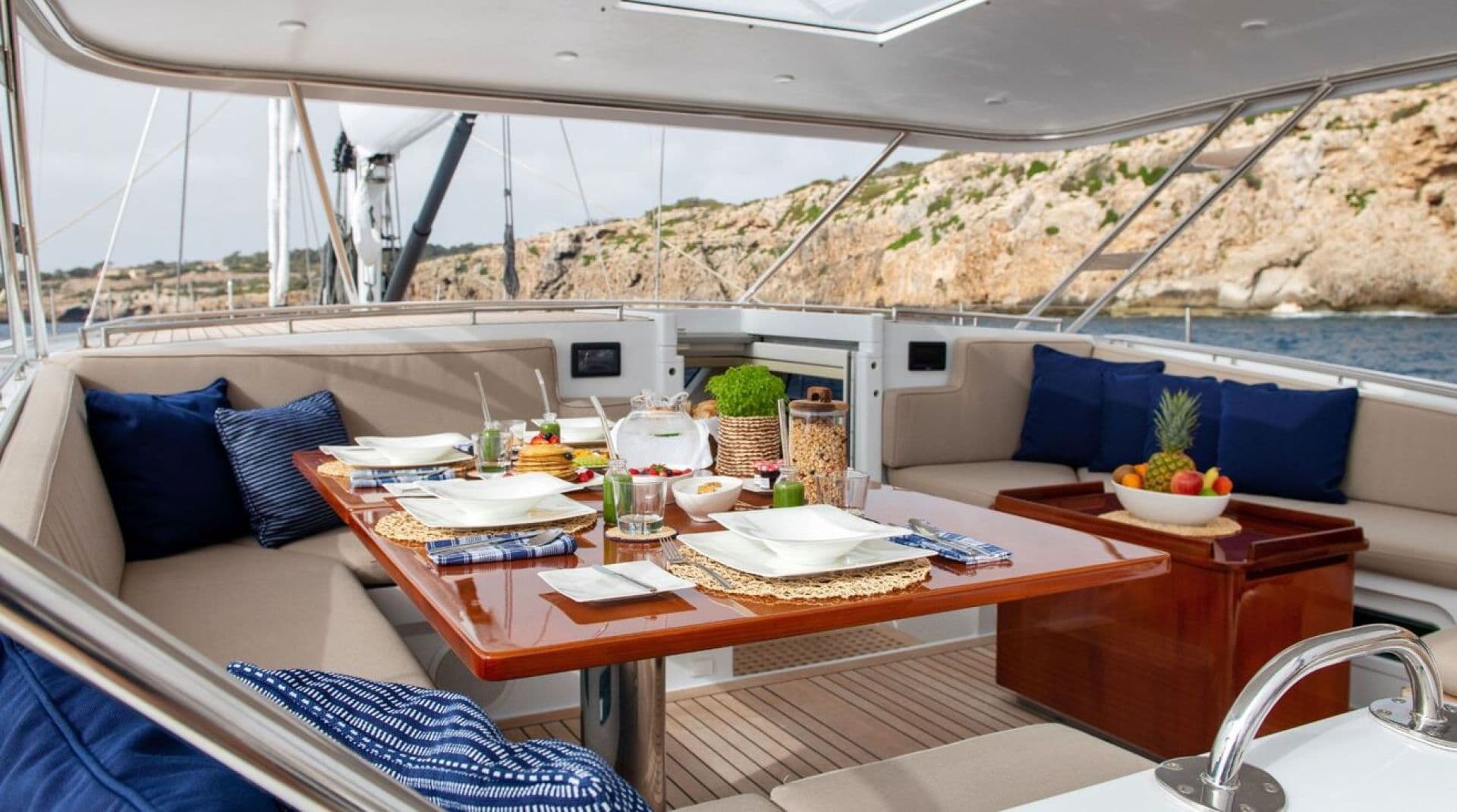 LADY 8