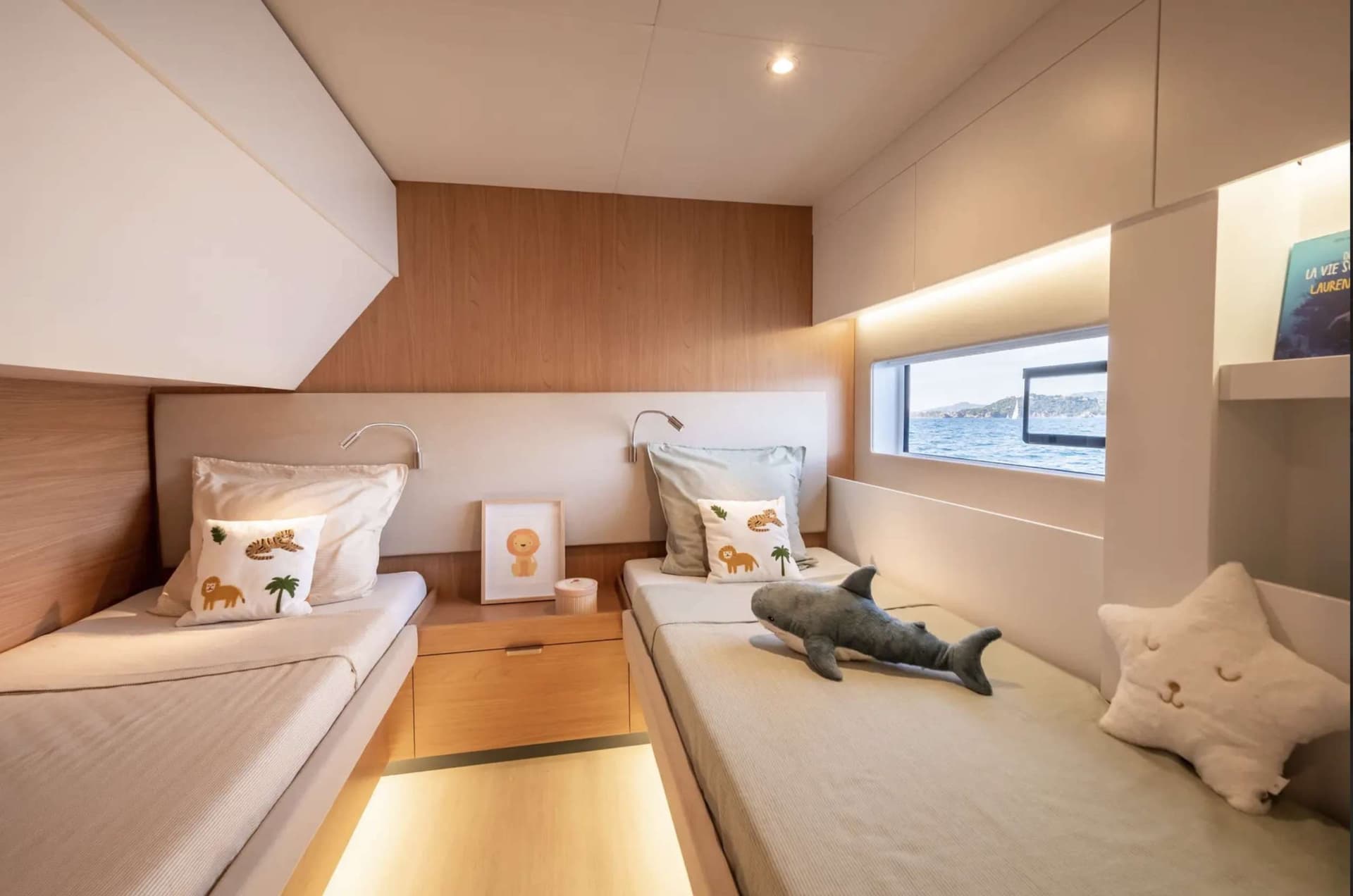Twin cabin