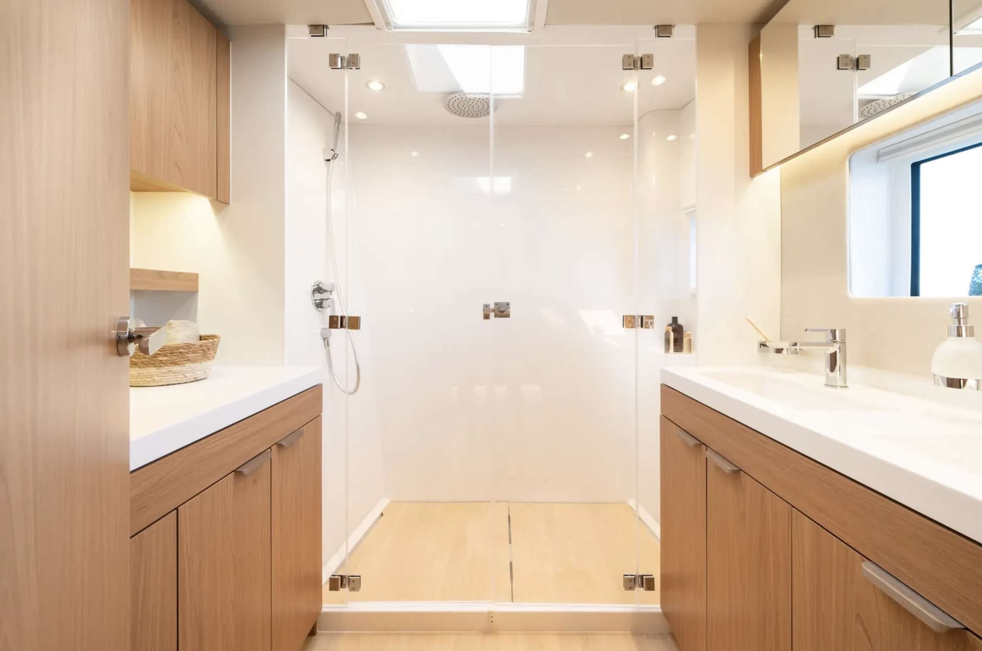 Master cabin bathroom