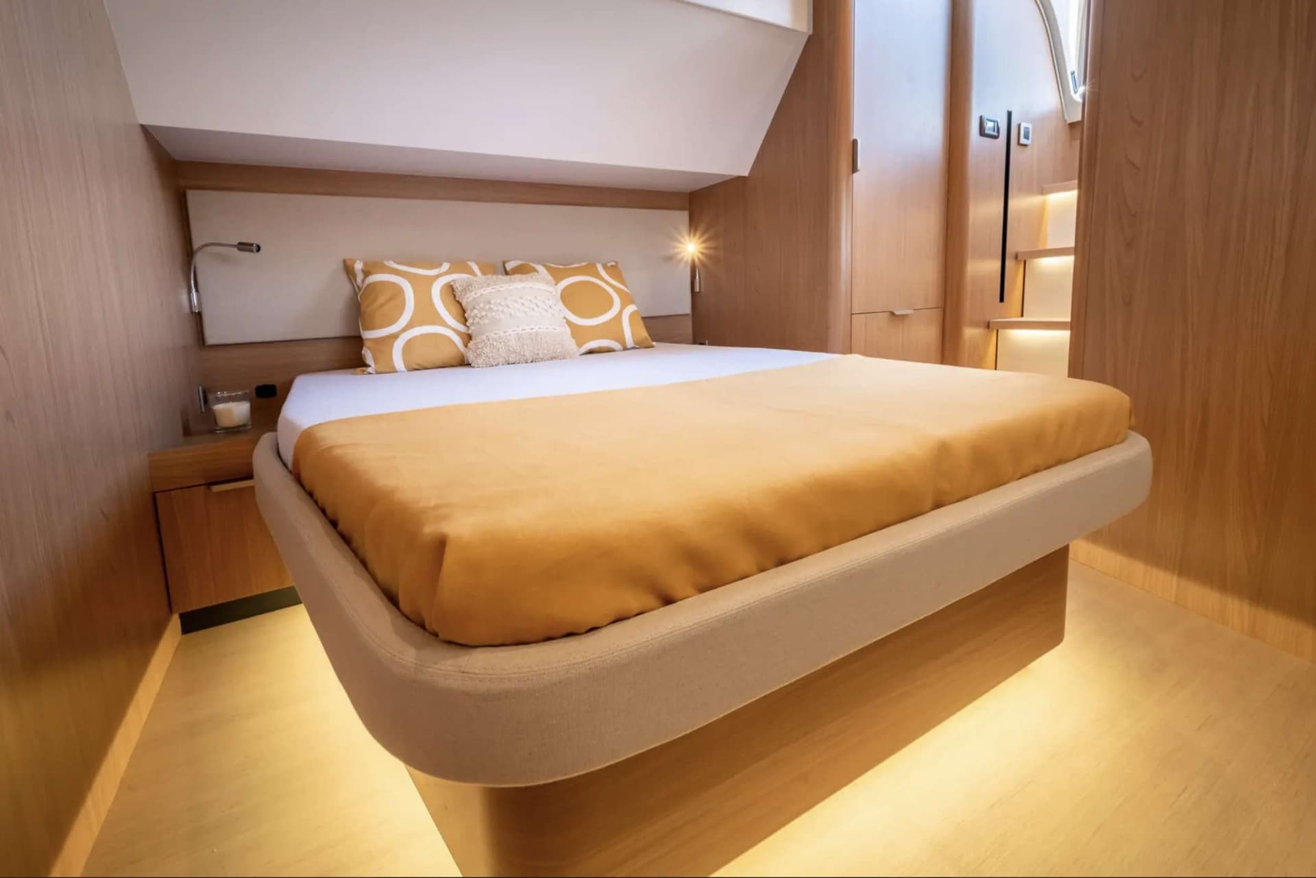 Guest cabin