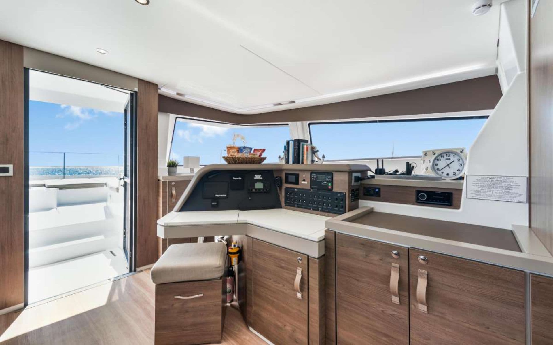 Navigation Station/door to front lounge
