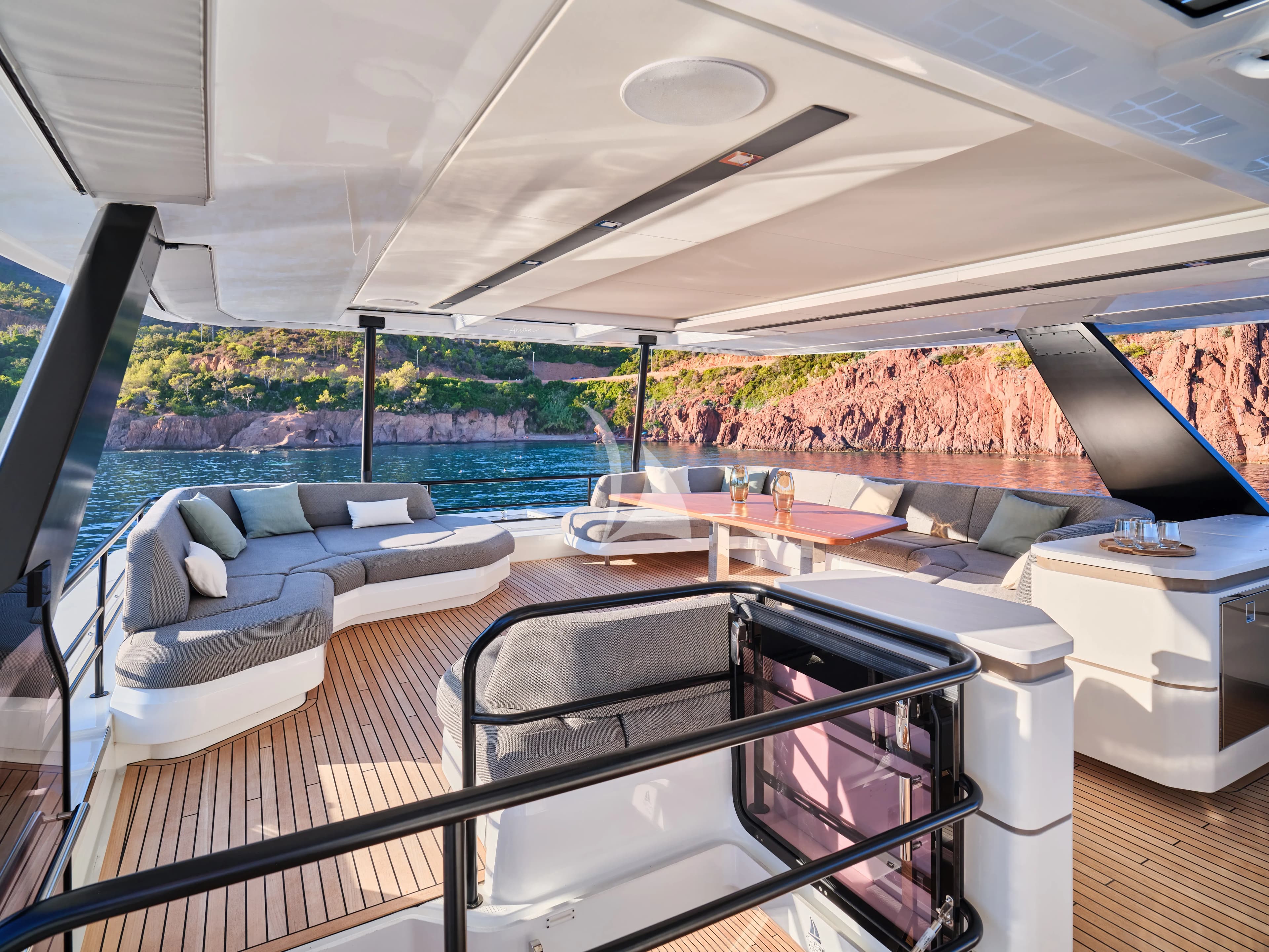 CHRISTAL MIO 80 – Exterior