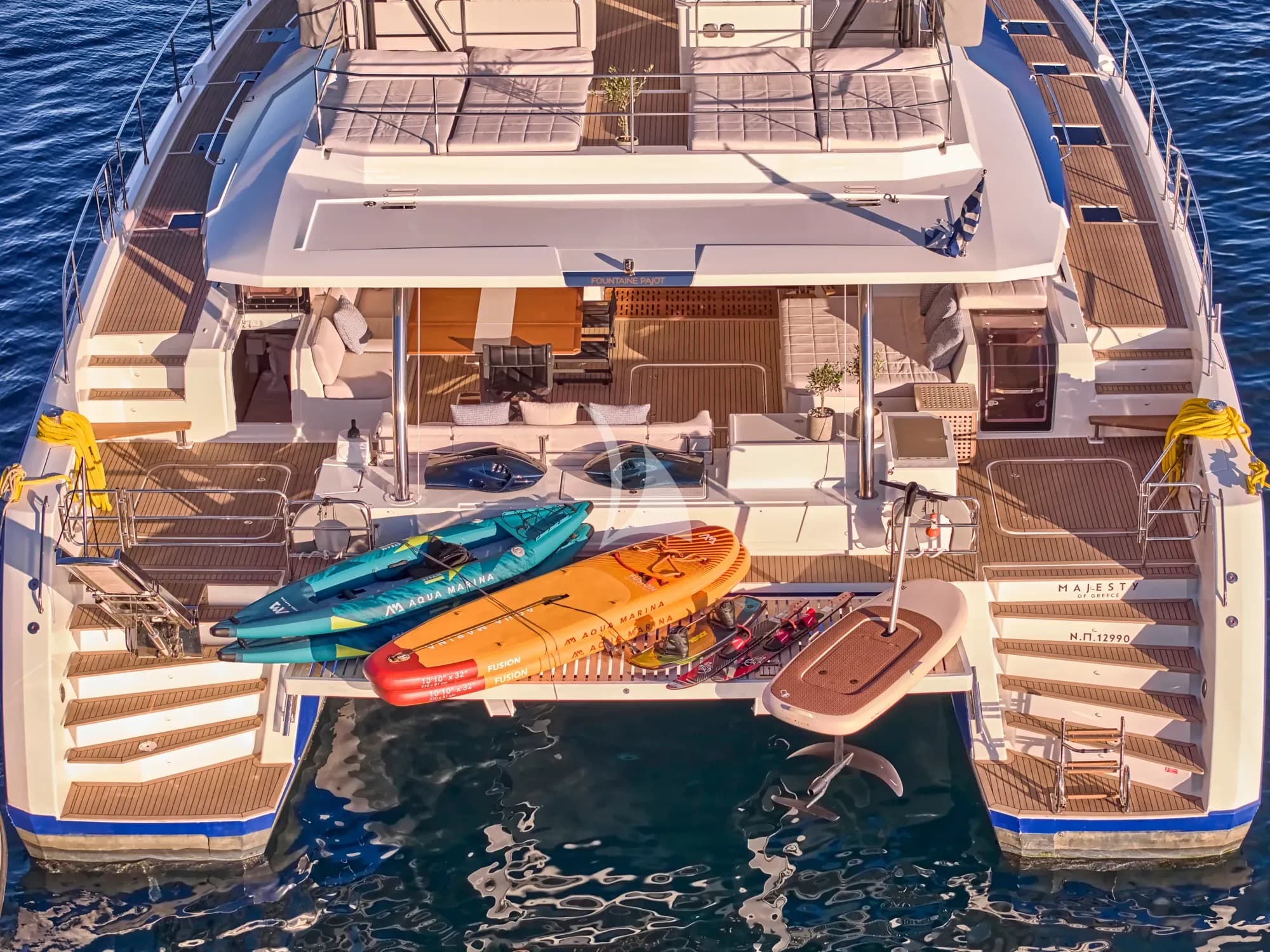 MAJESTY OF GREECE – Exterior