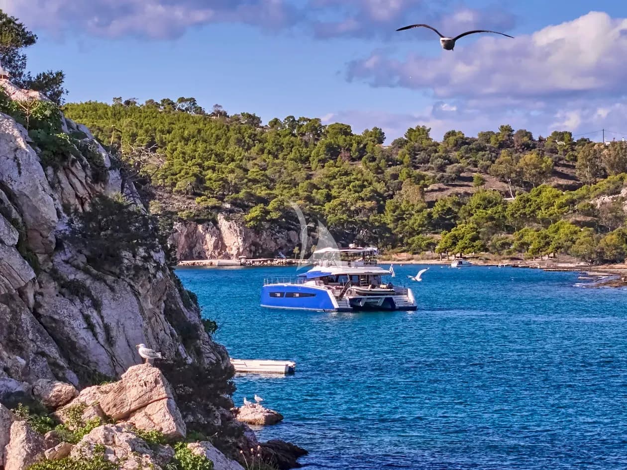 MAJESTY OF GREECE – Exterior