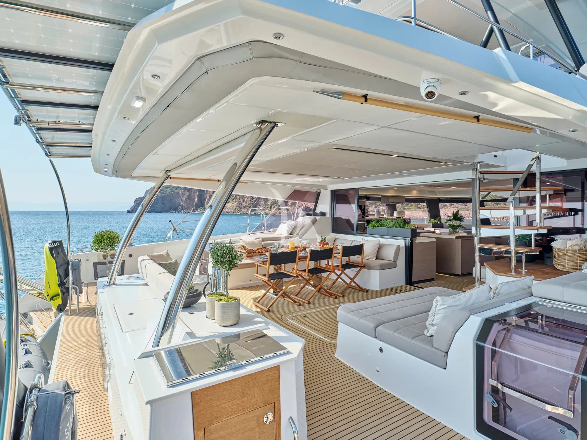 STEPHANIE – Exterior