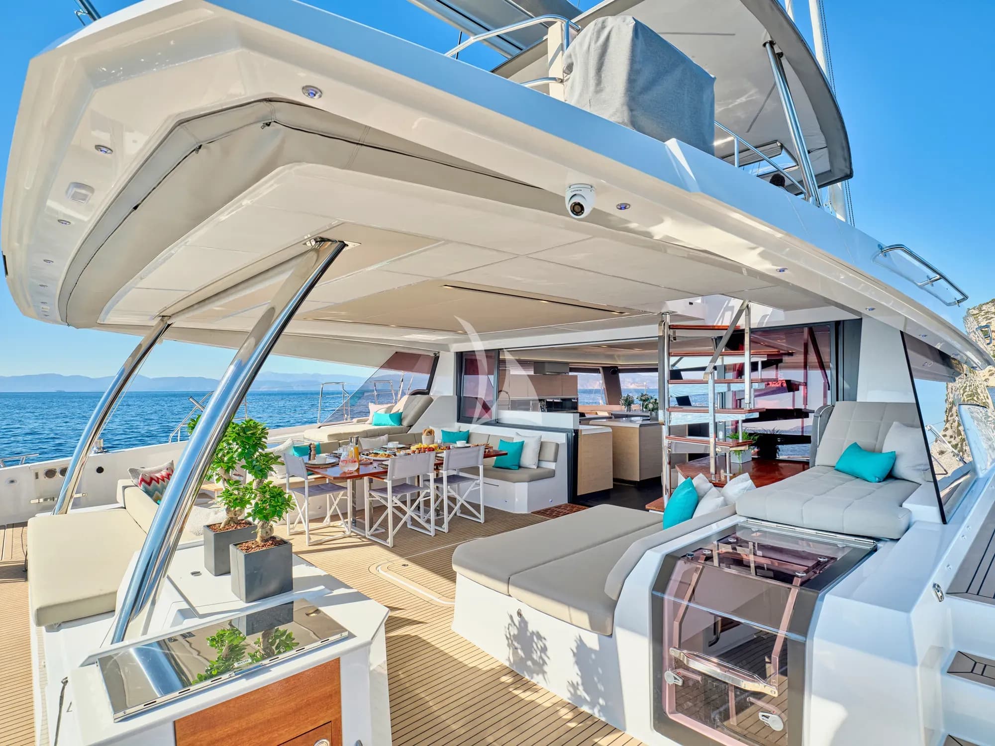 SUNMOON – Exterior