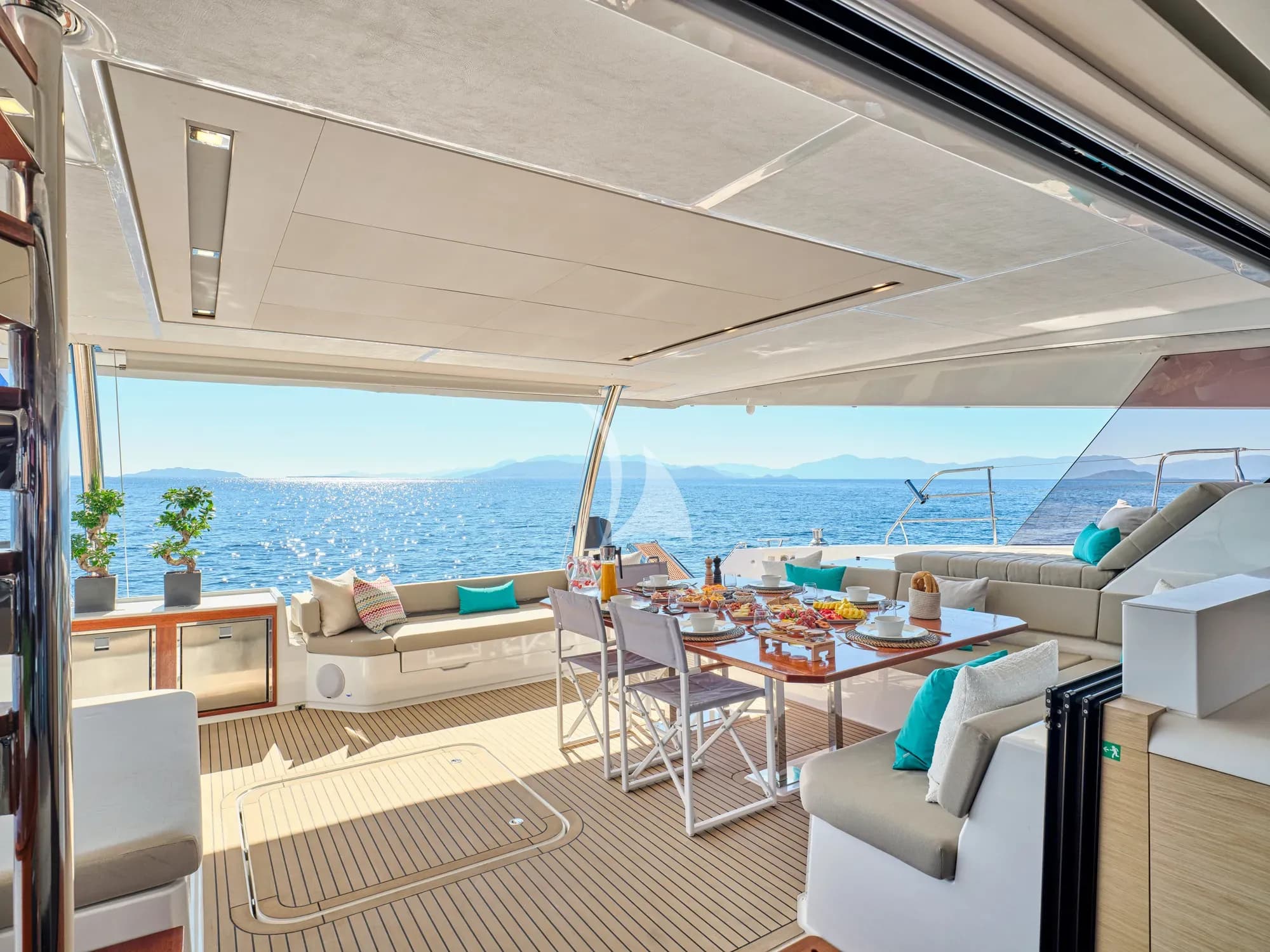 SUNMOON – Exterior