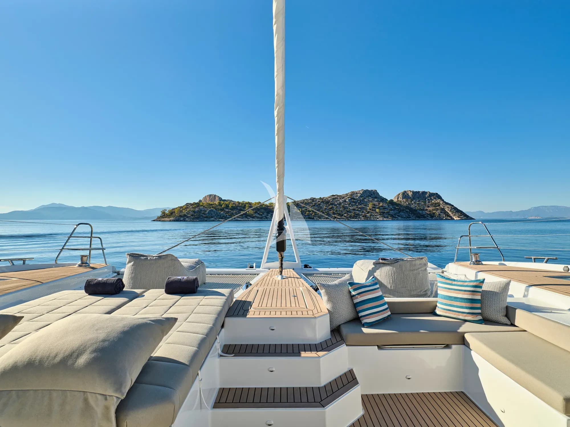 SUNMOON – Exterior