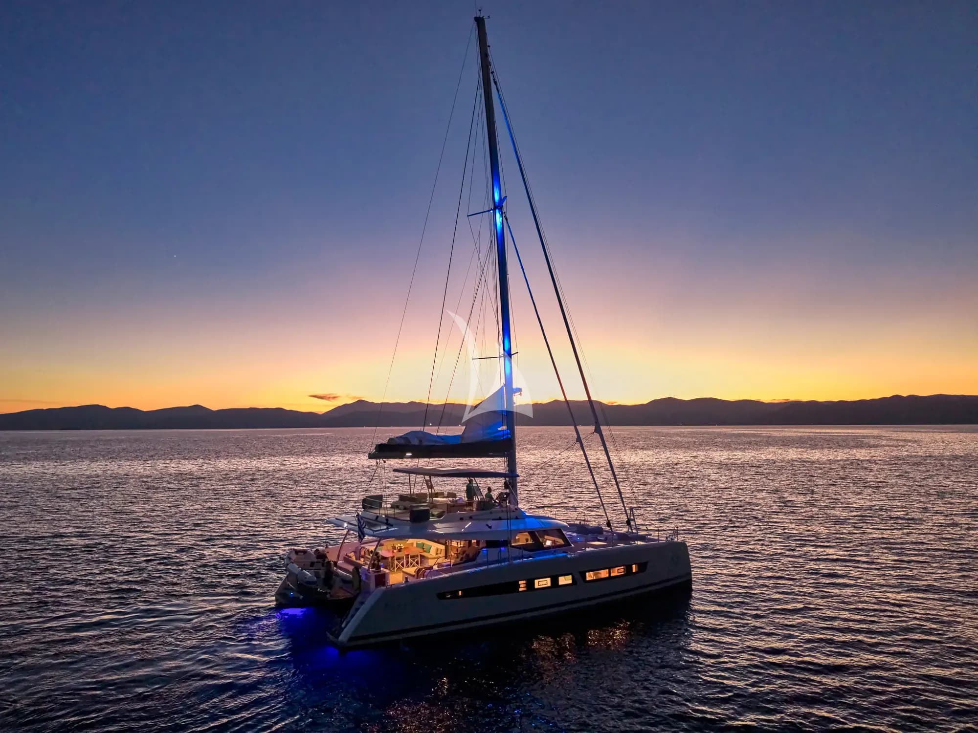 SUNMOON – Exterior
