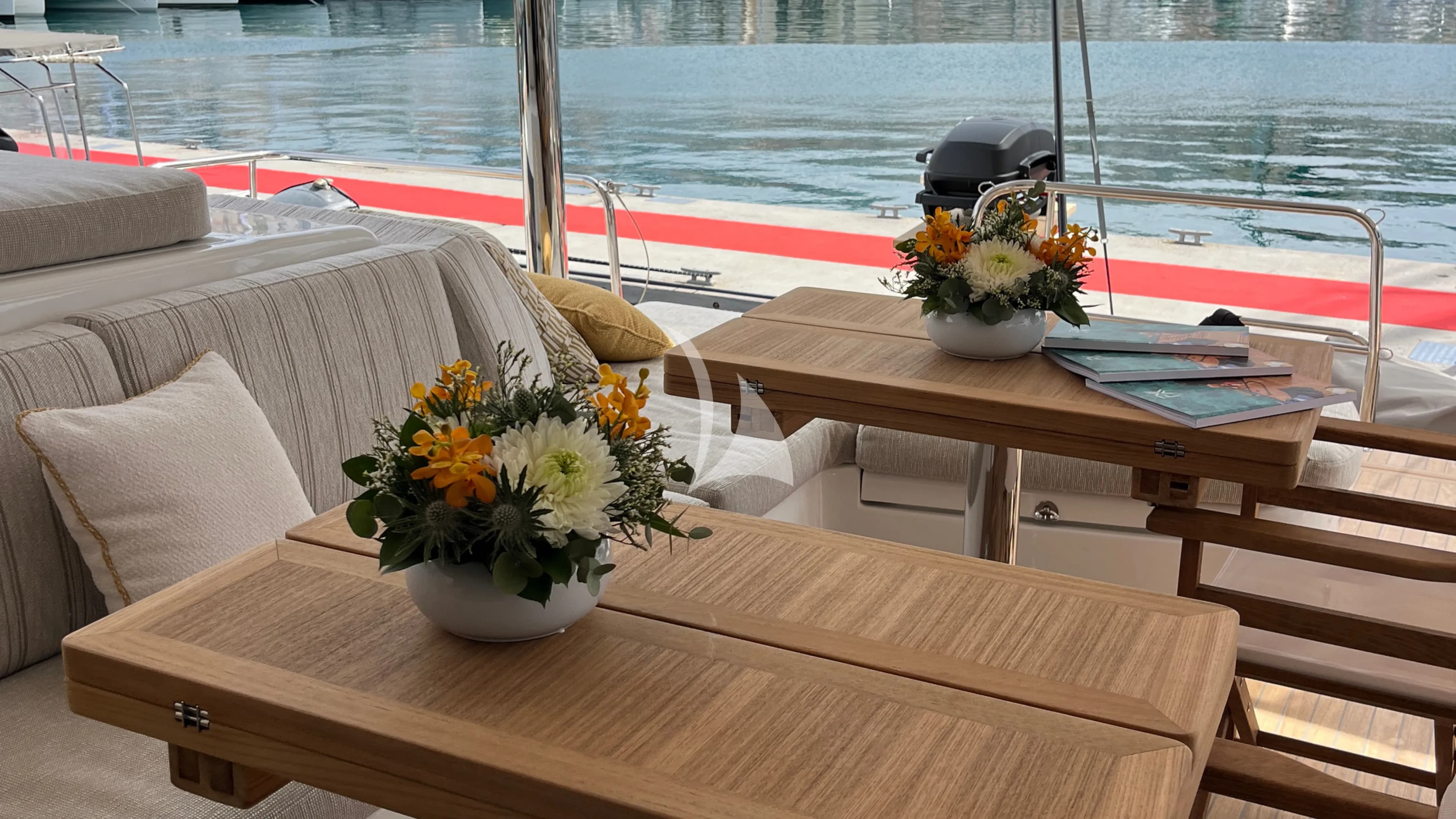 LULU – Exterior