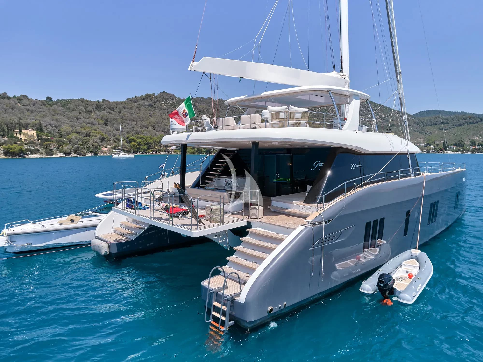 GENNY – Exterior