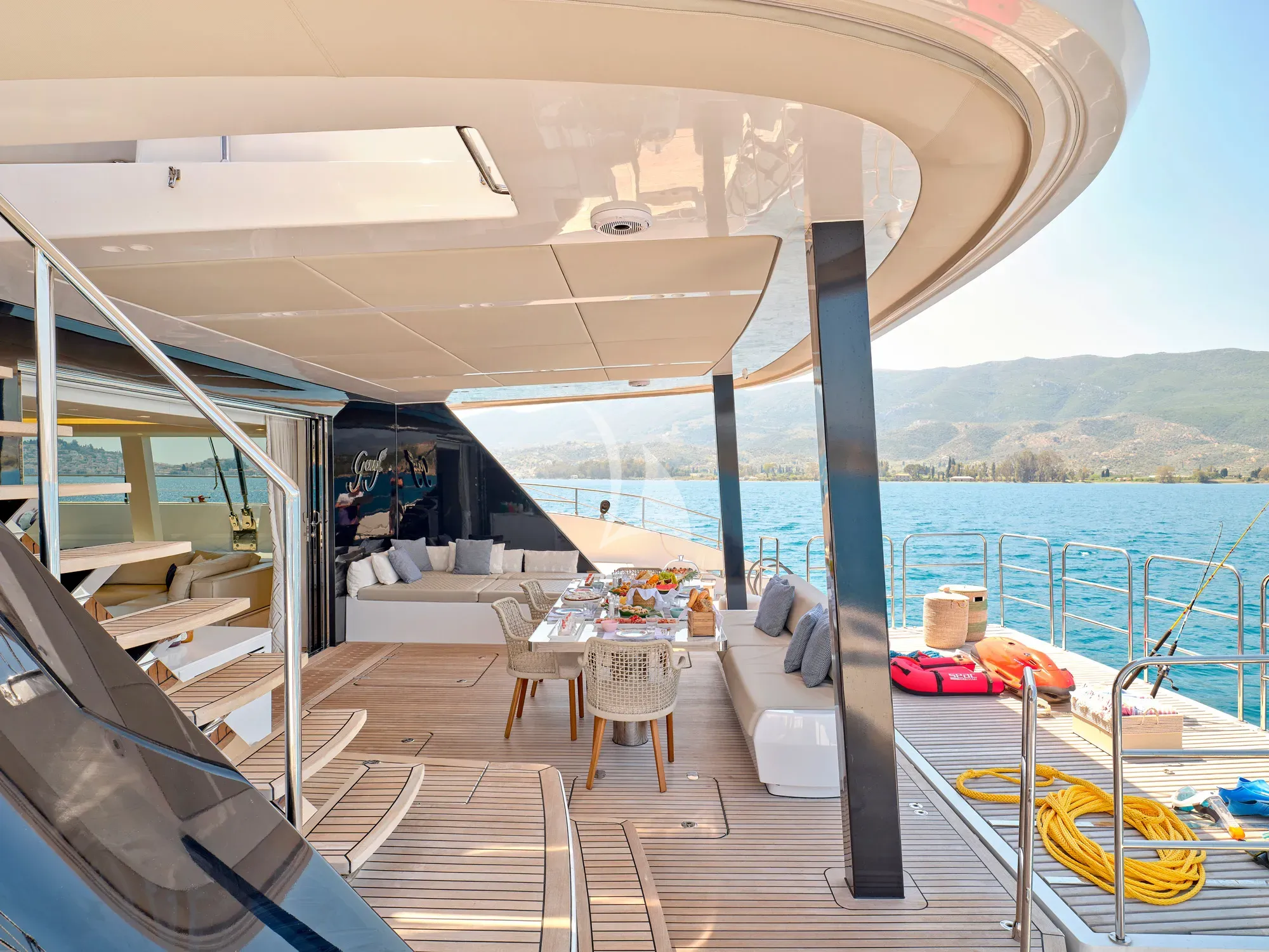 GENNY – Exterior